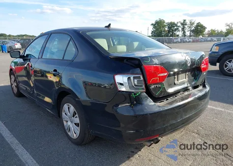 2014 Volkswagen Jetta 1.8T Se z USA, uszkodzony, nr VIN 3VWD17AJ2EM417586